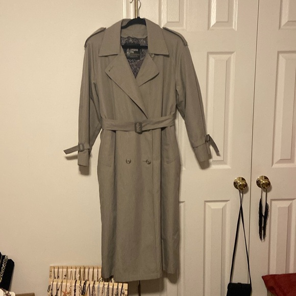 Women’s Vintage 80's London Fog Ashley khaki trench coat size 10 R fit M - L - Picture 1 of 14